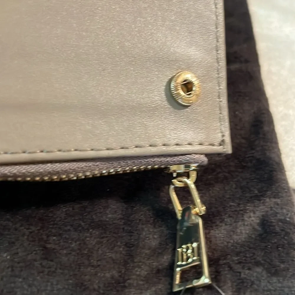 BADGLEY MISCHKA TAUPE LONG CARDS WALLET NWT